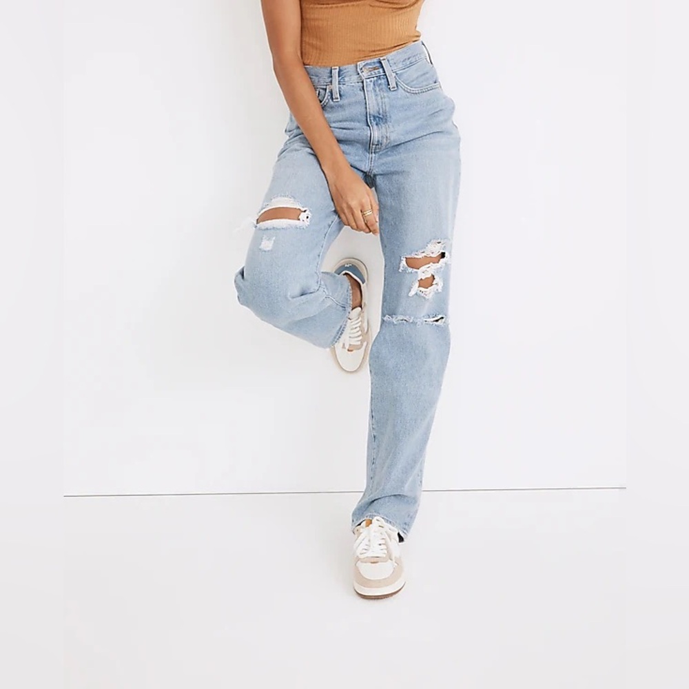 Madewell Baggy Straight Jeans in Earlhurst Wash: Ripped Edition